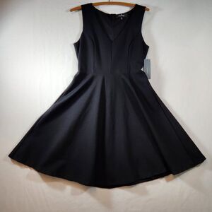 Lulus Little Back Dress Size Medium Sleeveless Knee Length Flared Skirt NWT